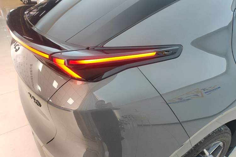 Used Lynk & Co Z20 2025 530 km Range Rear-Wheel Drive Pro Right Rear Taillight