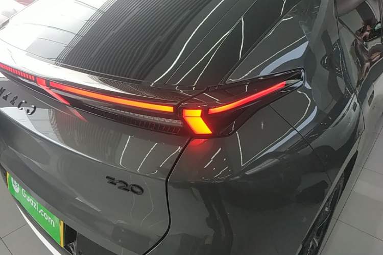 Used Lynk & Co Z20 2025 530 km Range Rear-Wheel Drive Max Right Rear Taillight