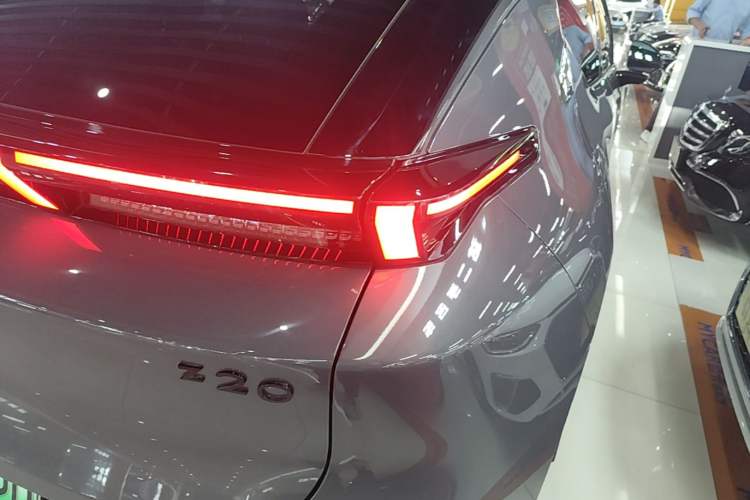 Used Lynk & Co Z20 2025 530 km Range Rear-Wheel Drive Max Right Rear Taillight