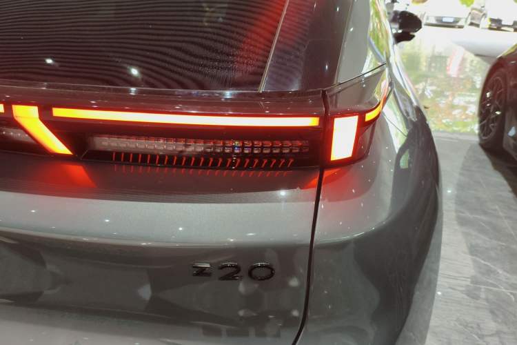Used Lynk & Co Z20 2025 530 km Range Rear-Wheel Drive Pro Right Rear Taillight