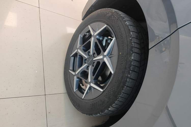 Used Lynk & Co Z20 2025 530 km Range Rear-Wheel Drive Pro Right Rear Wheel Hub
