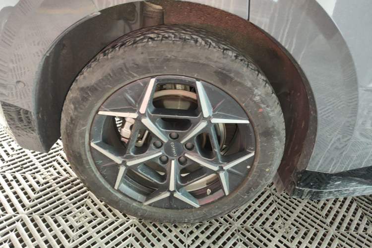 Used Lynk & Co Z20 2025 530 km Range Rear-Wheel Drive Max Right Rear Wheel Hub