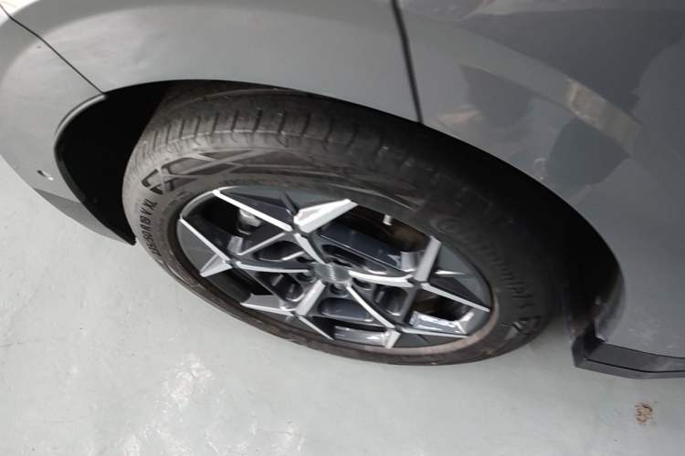Used Lynk & Co Z20 2025 530 km Range Rear-Wheel Drive Max Right Rear Wheel Hub