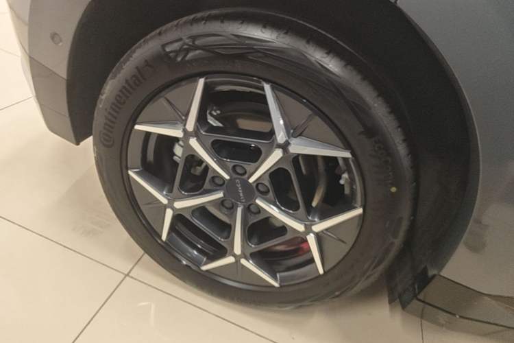 Used Lynk & Co Z20 2025 530 km Range Rear-Wheel Drive Max Right Rear Wheel Hub