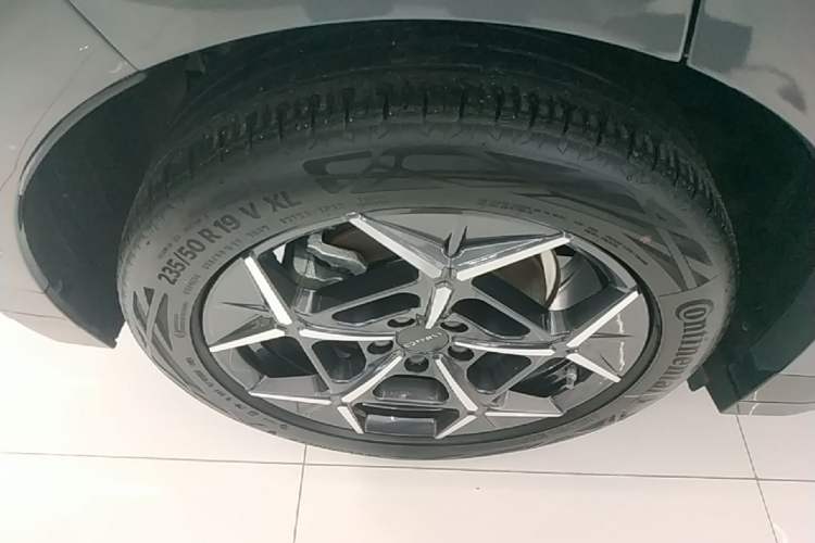 Used Lynk & Co Z20 2025 530 km Range Rear-Wheel Drive Max Right Rear Wheel Hub