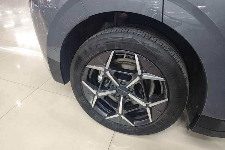 Used Lynk & Co Z20 2025 530 km Range Rear-Wheel Drive Max Right Rear Wheel Hub
