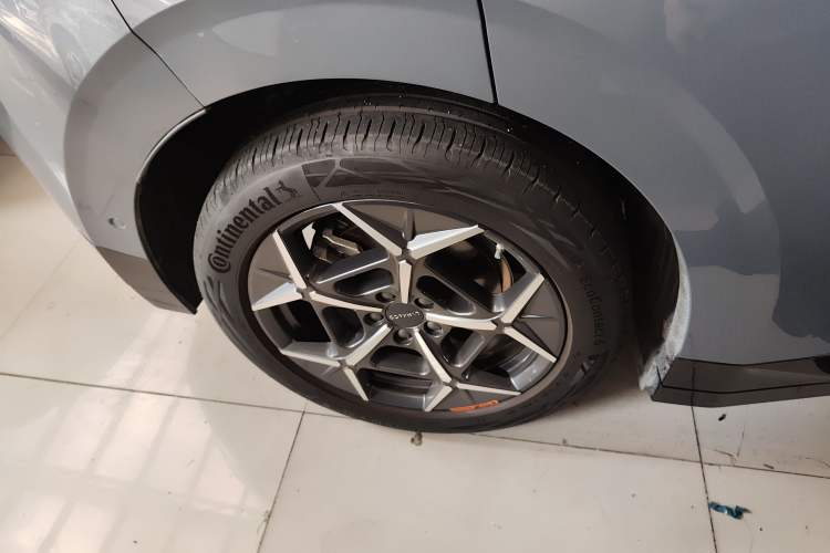 Used Lynk & Co Z20 2025 530 km Range Rear-Wheel Drive Max Right Rear Wheel Hub