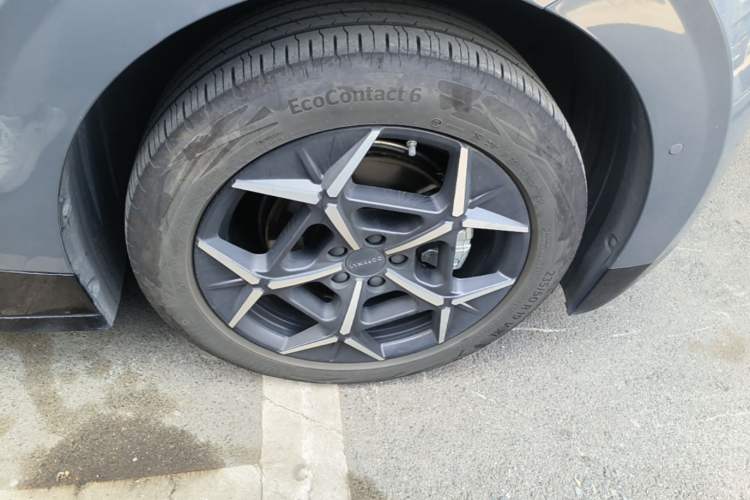 Used Lynk & Co Z20 2025 530 km Range Rear-Wheel Drive Max Right Rear Wheel Hub