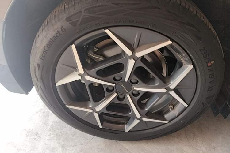 Used Lynk & Co Z20 2025 530 km Range Rear-Wheel Drive Max Right Rear Wheel Hub