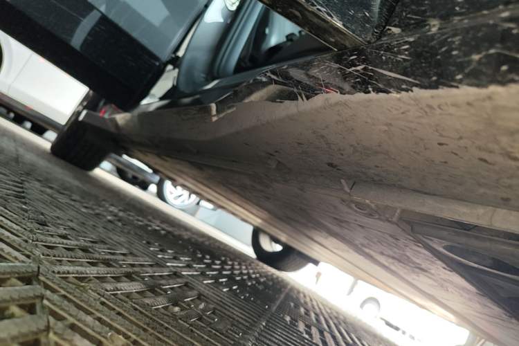 Used Lynk & Co Z20 2025 530 km Range Rear-Wheel Drive Max Right Side Sill