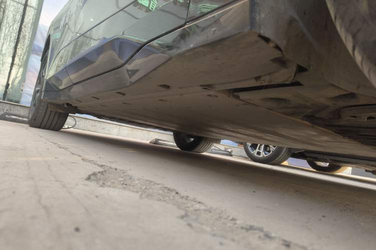 Used Lynk & Co Z20 2025 530 km Range Rear-Wheel Drive Max Right Side Sill