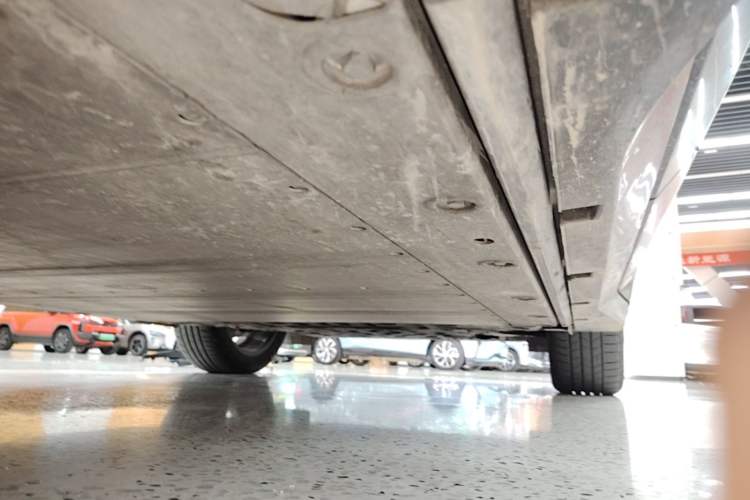 Used Lynk & Co Z20 2025 530 km Range Rear-Wheel Drive Pro Right Side Sill
