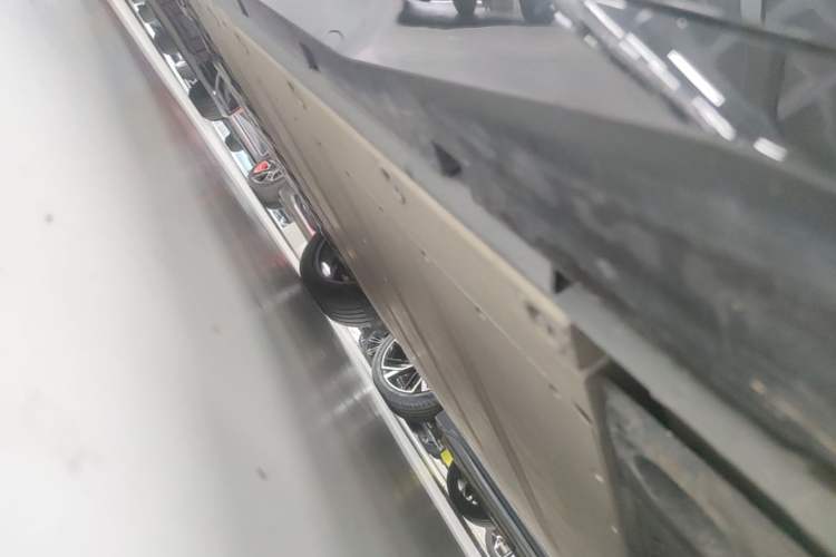 Used Lynk & Co Z20 2025 530 km Range Rear-Wheel Drive Max Right Side Sill