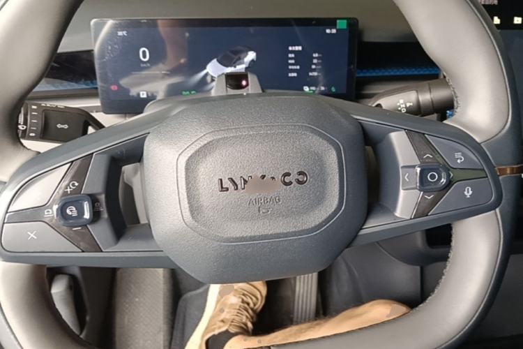 Used Lynk & Co Z20 2025 530 km Range Rear-Wheel Drive Max Steering Wheel