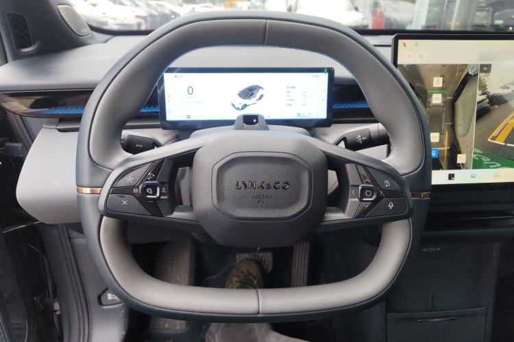 Used Lynk & Co Z20 2025 530 km Range Rear-Wheel Drive Max Steering Wheel