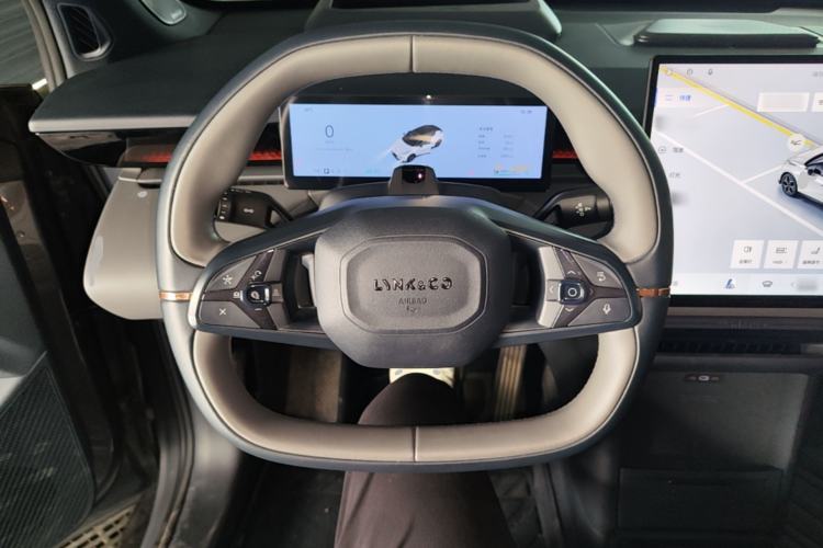 Used Lynk & Co Z20 2025 530 km Range Rear-Wheel Drive Max Steering Wheel