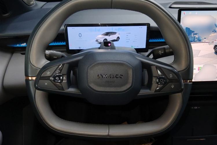 Used Lynk & Co Z20 2025 530 km Range Rear-Wheel Drive Max Steering Wheel