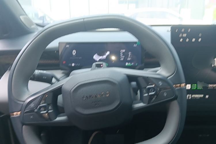 Used Lynk & Co Z20 2025 530 km Range Rear-Wheel Drive Max Steering Wheel