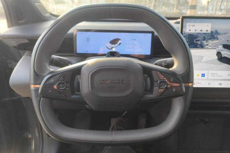 Used Lynk & Co Z20 2025 530 km Range Rear-Wheel Drive Max Steering Wheel
