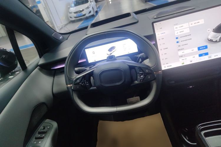 Used Lynk & Co Z20 2025 530 km Range Rear-Wheel Drive Max Steering Wheel
