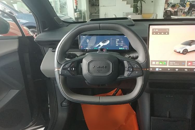 Used Lynk & Co Z20 2025 530 km Range Rear-Wheel Drive Max Steering Wheel
