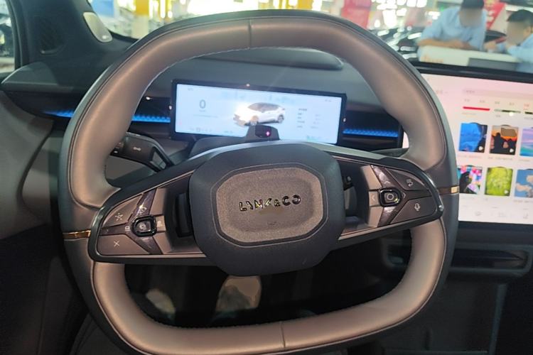 Used Lynk & Co Z20 2025 530 km Range Rear-Wheel Drive Max Steering Wheel