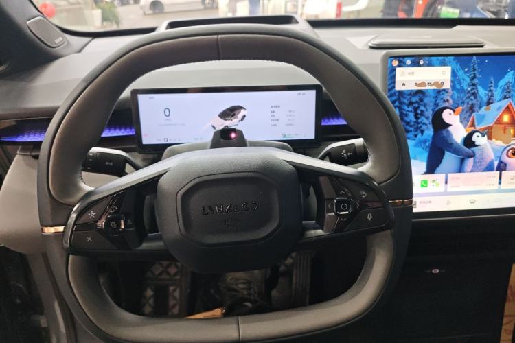 Used Lynk & Co Z20 2025 530 km Range Rear-Wheel Drive Max Steering Wheel