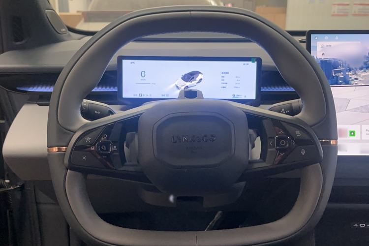 Used Lynk & Co Z20 2025 530 km Range Rear-Wheel Drive Max Steering Wheel