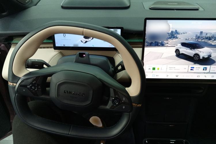 Used Lynk & Co Z20 2025 530 km Range Rear-Wheel Drive Max Steering Wheel