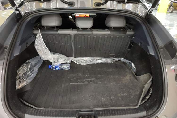 Used Lynk & Co Z20 2025 530 km Range Rear-Wheel Drive Max Trunk