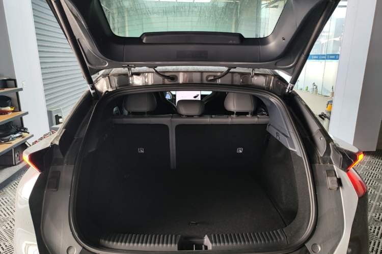 Used Lynk & Co Z20 2025 530 km Range Rear-Wheel Drive Max Trunk