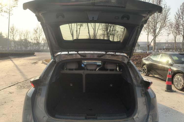 Used Lynk & Co Z20 2025 530 km Range Rear-Wheel Drive Max Trunk