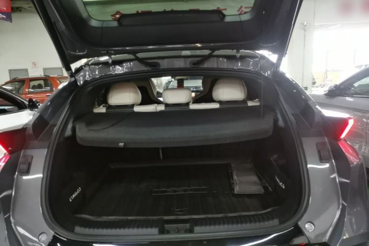 Used Lynk & Co Z20 2025 530 km Range Rear-Wheel Drive Pro Trunk