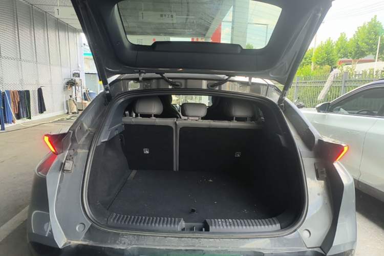Used Lynk & Co Z20 2025 530 km Range Rear-Wheel Drive Max Trunk