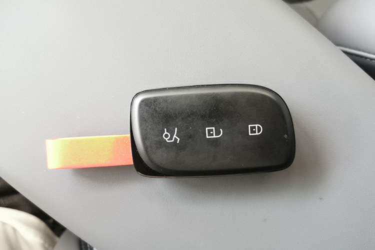 Used Lynk & Co Z20 2025 530 km Range Rear-Wheel Drive Max Vehicle Key