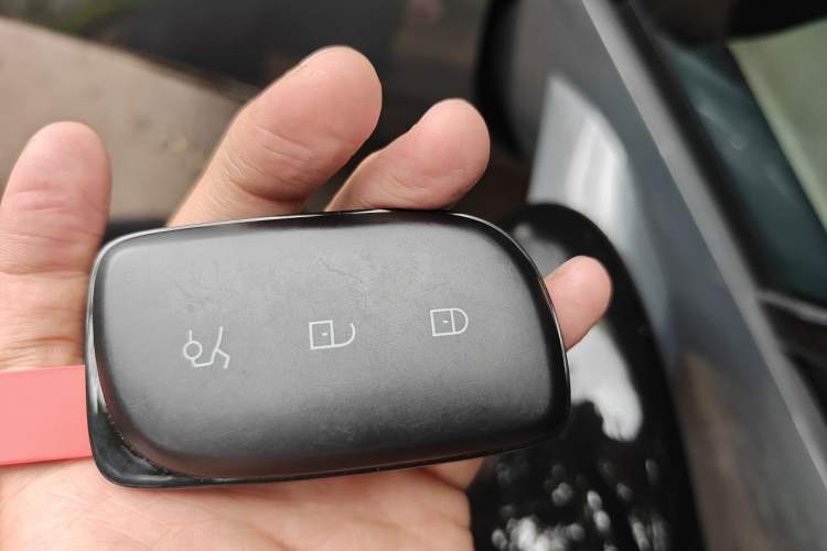 Used Lynk & Co Z20 2025 530 km Range Rear-Wheel Drive Max Vehicle Key