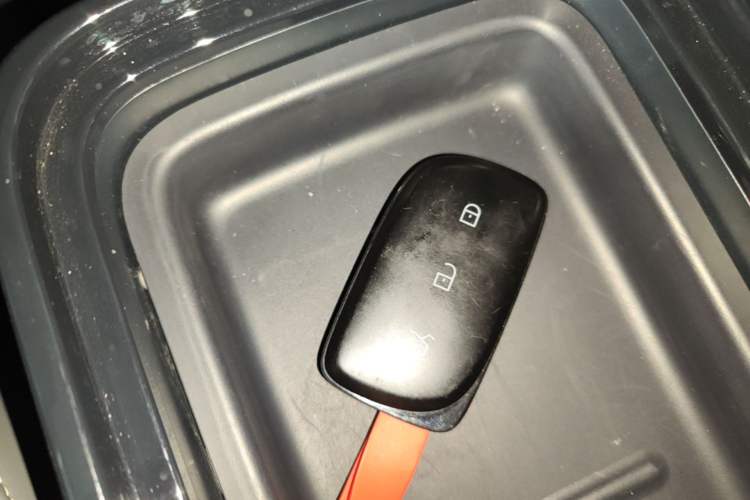 Used Lynk & Co Z20 2025 530 km Range Rear-Wheel Drive Max Vehicle Key