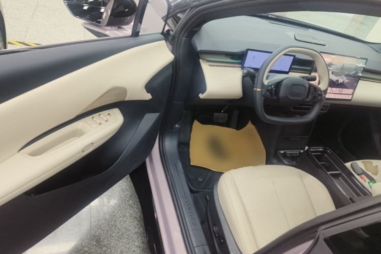 Used Lynk & Co Z20 2025 530 km Range Rear-Wheel Drive Pro Driver Seat