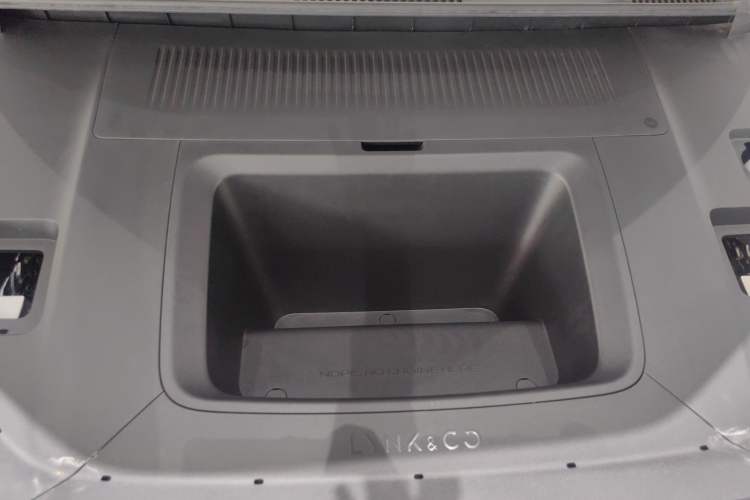 Used Lynk & Co Z20 2025 530 km Range Rear-Wheel Drive Pro Engine Bay