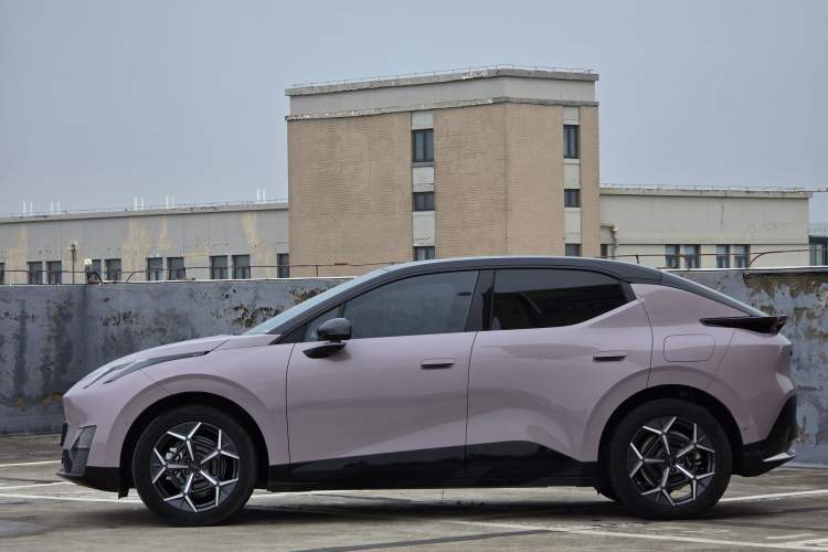 Used Lynk & Co Z20 2025 530 km Range Rear-Wheel Drive Max Exterior 6