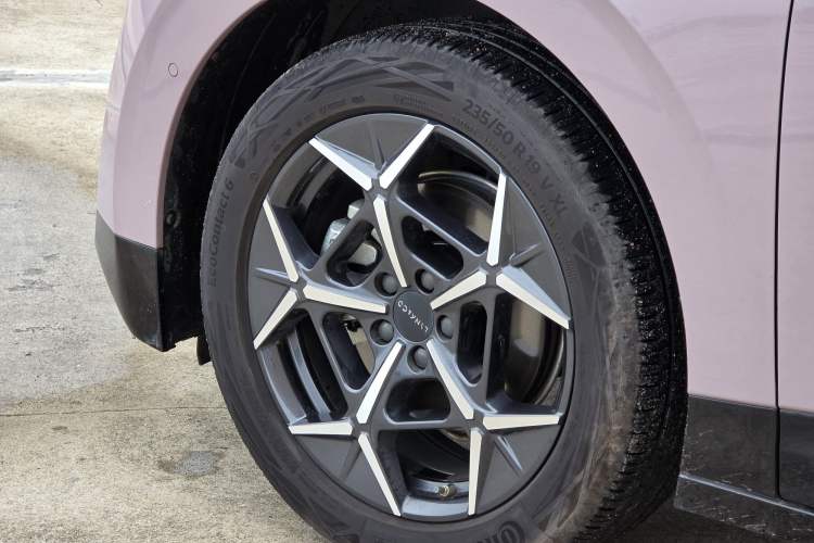 Used Lynk & Co Z20 2025 530 km Range Rear-Wheel Drive Max Exterior 7