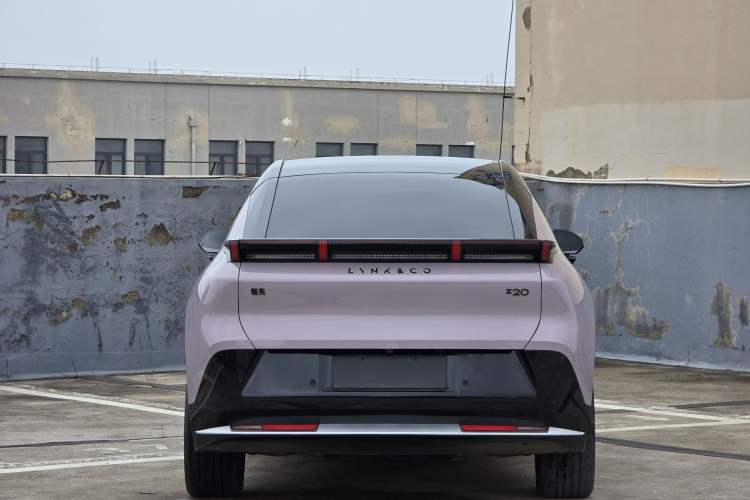 Used Lynk & Co Z20 2025 530 km Range Rear-Wheel Drive Max Exterior 9