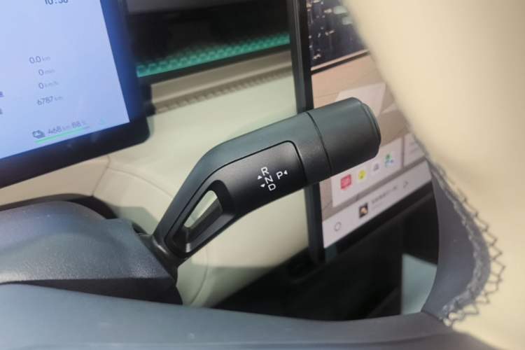 Used Lynk & Co Z20 2025 530 km Range Rear-Wheel Drive Pro Gear Lever
