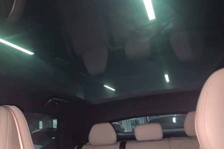 Used Lynk & Co Z20 2025 530 km Range Rear-Wheel Drive Pro Headliner
