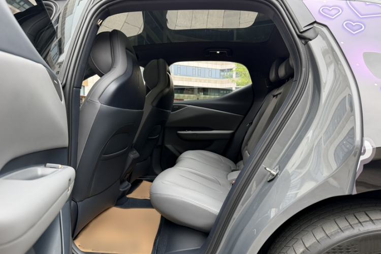 Used Lynk & Co Z20 2025 530 km Range Rear-Wheel Drive Pro Interior 3