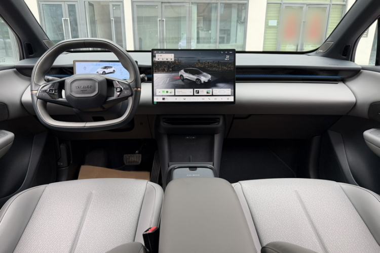 Used Lynk & Co Z20 2025 530 km Range Rear-Wheel Drive Pro Interior 6