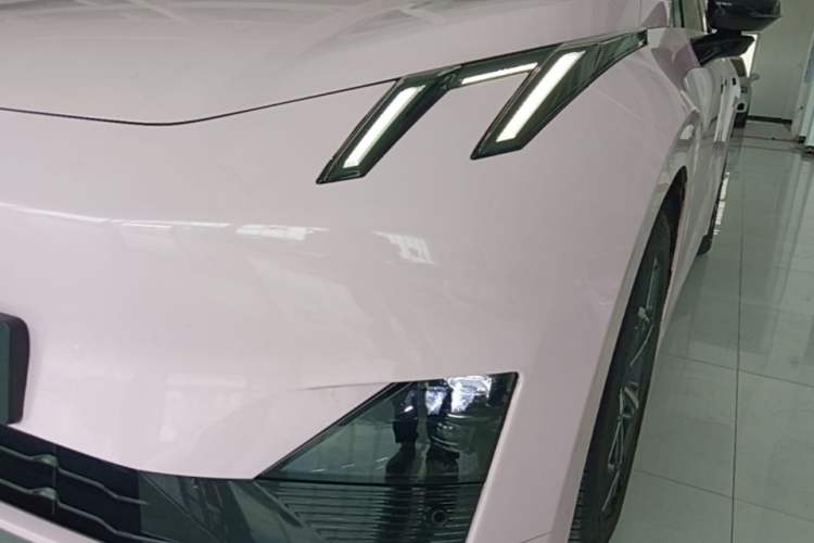 Used Lynk & Co Z20 2025 530 km Range Rear-Wheel Drive Max Left Front Headlight