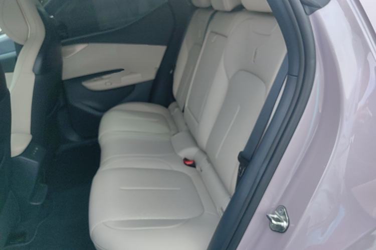 Used Lynk & Co Z20 2025 530 km Range Rear-Wheel Drive Pro Left Rear Seat