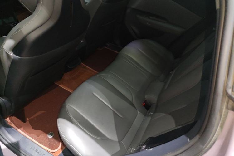 Used Lynk & Co Z20 2025 530 km Range Rear-Wheel Drive Pro Left Rear Seat