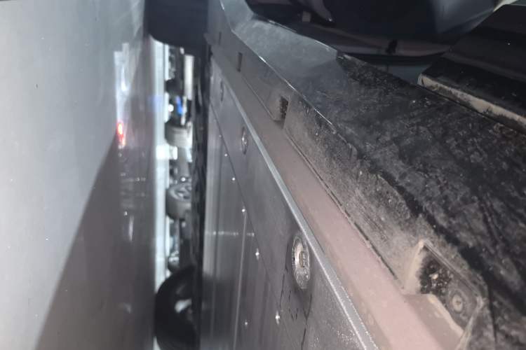 Used Lynk & Co Z20 2025 530 km Range Rear-Wheel Drive Pro Left Side Sill